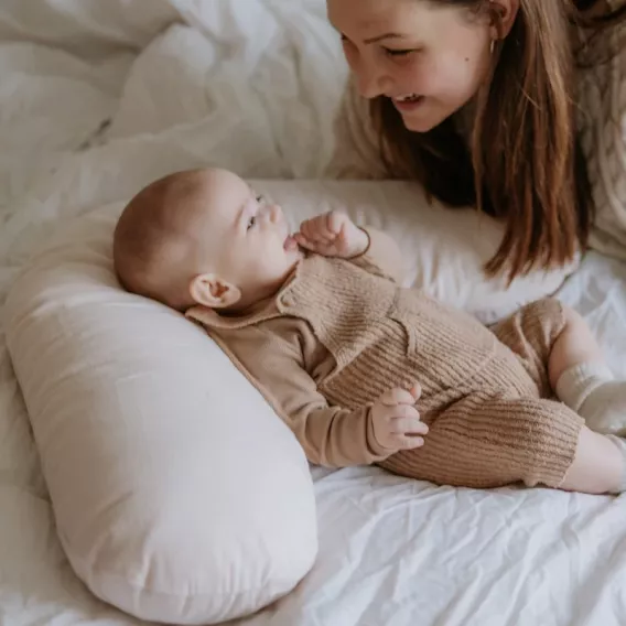 BREASTFEEDING PILLOW